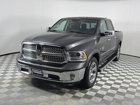 Used 2016 RAM 1500 Laramie w/ Convenience Group AWD/4WD image 8
