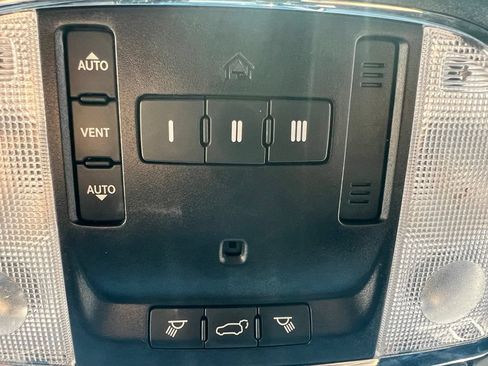Used 2019 Jeep Grand Cherokee Altitude AWD/4WD image 27