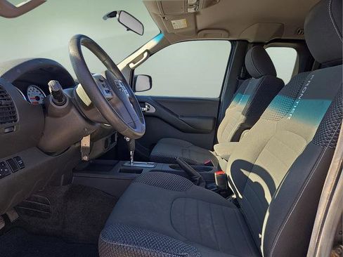 Used 2014 Nissan Frontier Desert Runner image 21