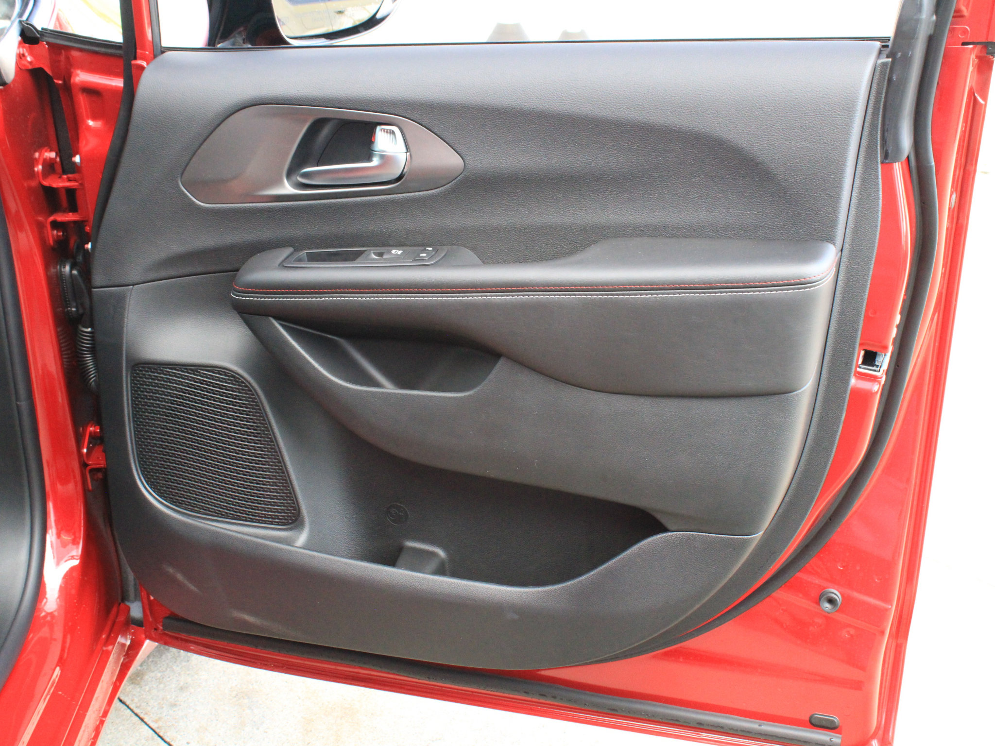 New 2027 Chrysler Pacifica Select FWD image 23