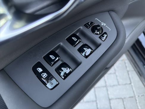 Certified 2025 Volvo XC90 B5 Plus image 15