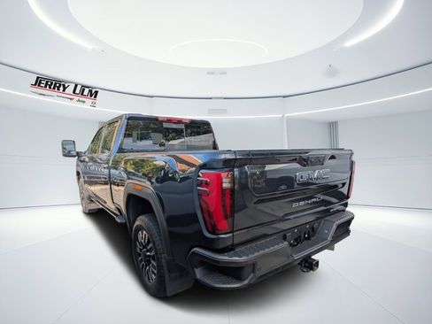 Used 2025 GMC Sierra 2500 Denali Ultimate w/ Max Trailering Package image 4