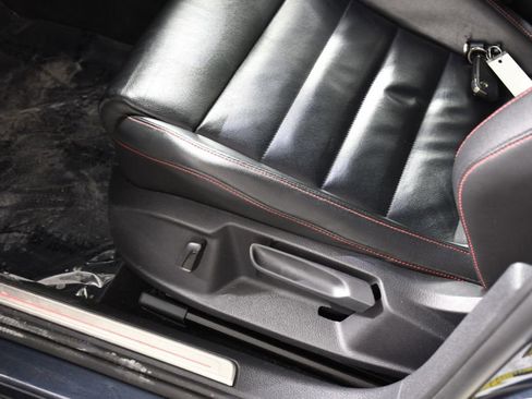 Used 2019 Volkswagen GTI SE FWD image 16