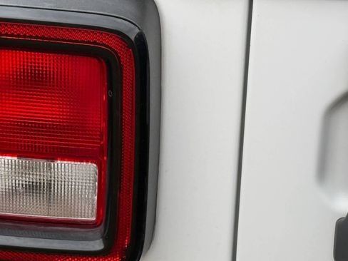 Used 2021 Jeep Wrangler Unlimited Sport image 11