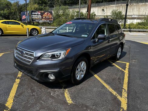 Used 2017 Subaru Outback 2.5i Premium AWD/4WD image 3