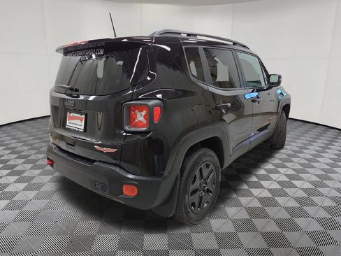 Used 2018 Jeep Renegade Trailhawk AWD/4WD image 4
