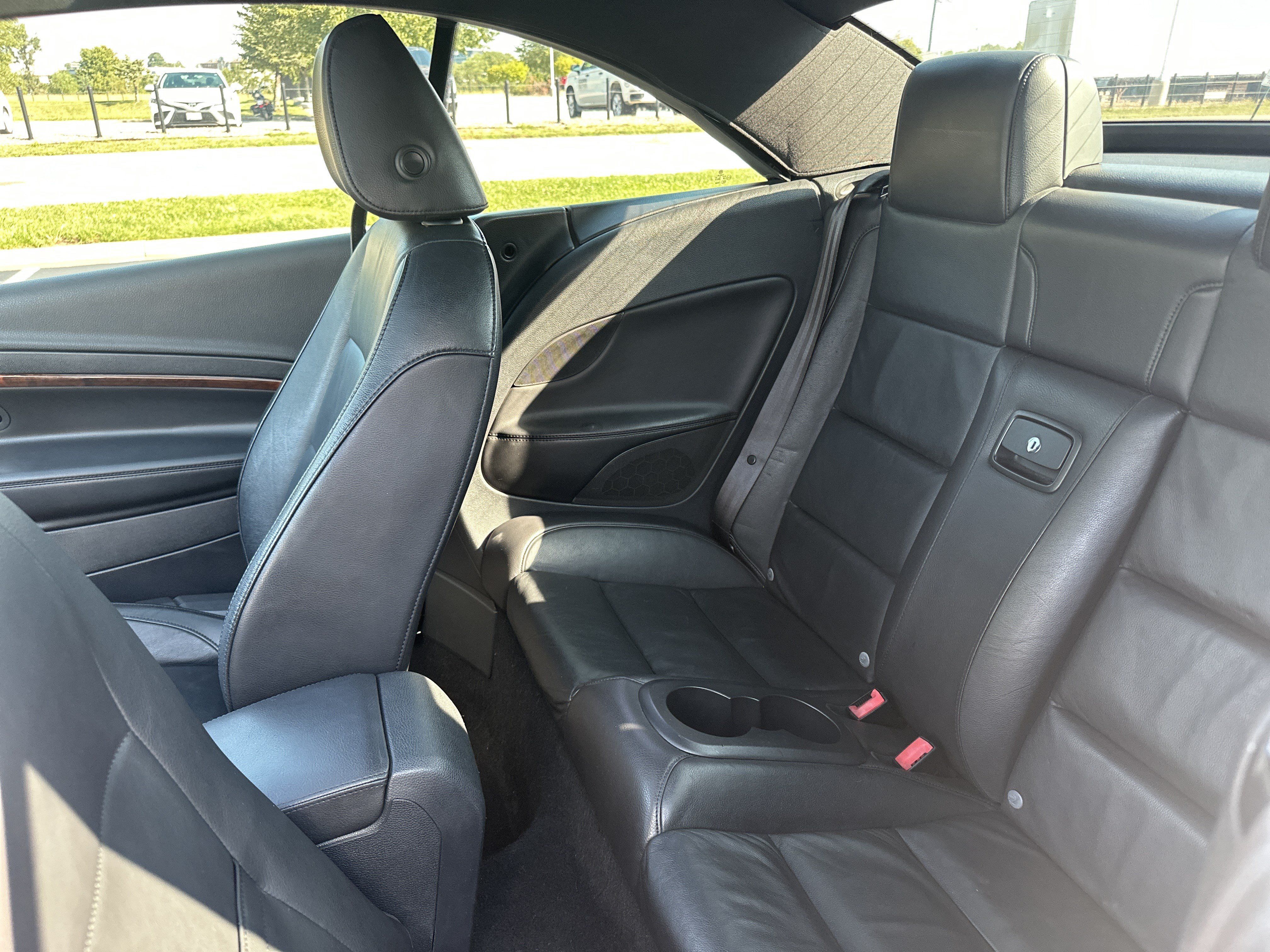 Used 2012 Volkswagen Eos Lux FWD image 31