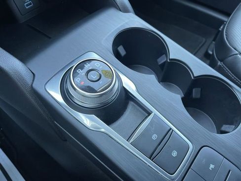 Used 2022 Ford Escape Titanium w/ Class II Trailer Tow Package image 17