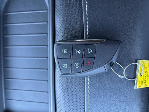 Used 2024 Chevrolet Tahoe Premier AWD/4WD image 35