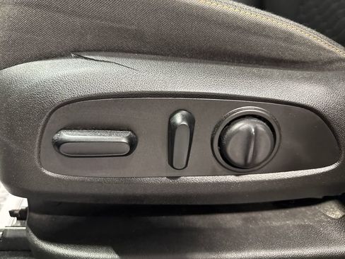 Used 2018 Chevrolet Equinox LT AWD/4WD image 28