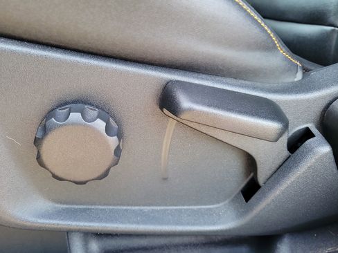 Used 2024 Ford Bronco Badlands image 19