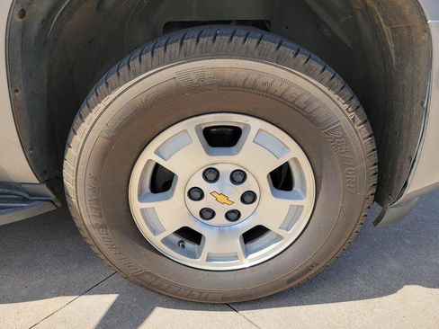 Used 2007 Chevrolet Tahoe LT w/ LT Preferred Equipment Group AWD/4WD image 24