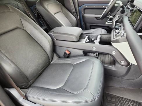 Used 2024 Land Rover Defender 110 S image 14