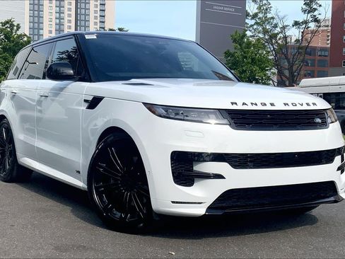 New 2026 Land Rover Range Rover Sport Dynamic SE AWD/4WD image 2
