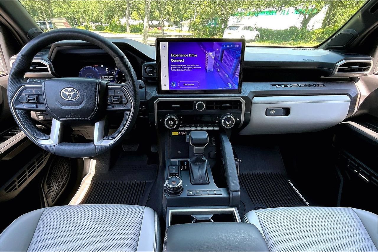 Used 2024 Toyota Tacoma Limited AWD/4WD image 7