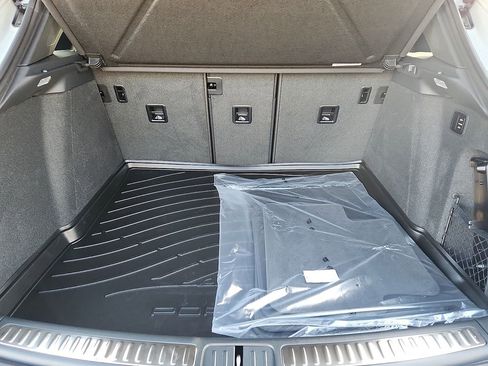 New 2026 Porsche Macan S image 24