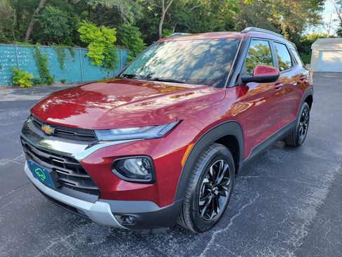 Certified 2022 Chevrolet TrailBlazer LT w/ Confidence II Package FWD image 1