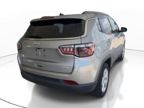 Used 2021 Jeep Compass Latitude w/ Convenience Group AWD/4WD image 8