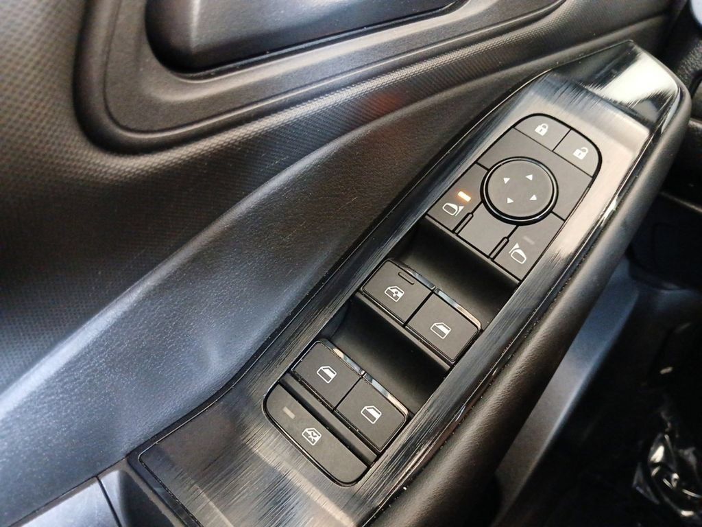 Used 2025 Nissan Rogue S AWD/4WD image 28