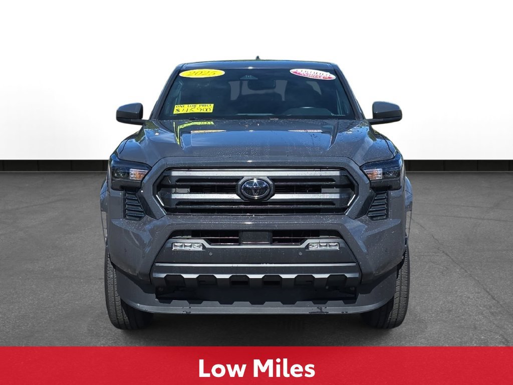 Certified 2025 Toyota Tacoma SR5 AWD/4WD image 3