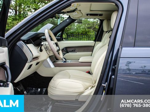 Used 2025 Land Rover Range Rover SE AWD/4WD image 15