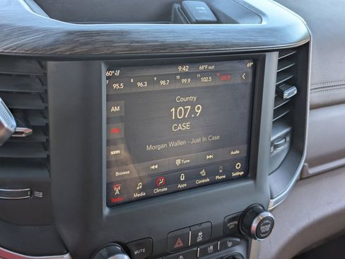 Used 2019 RAM 2500 Laramie image 27