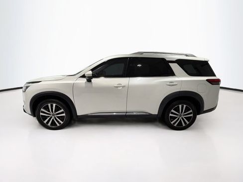 Used 2023 Nissan Pathfinder Platinum AWD/4WD image 4