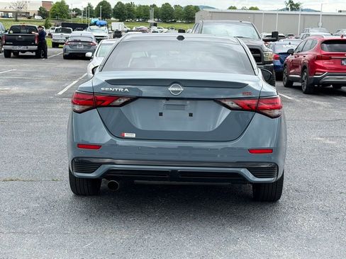 Used 2025 Nissan Sentra SR w/ SR Premium Package FWD image 6