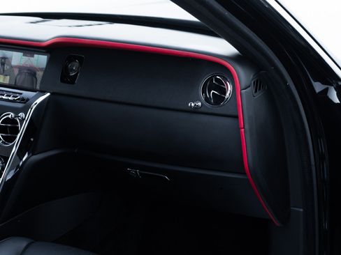 Used 2023 Rolls-Royce Cullinan image 31