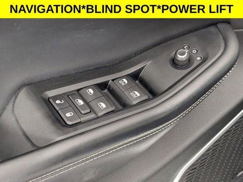 Used 2022 Jeep Grand Cherokee L Limited w/ Black Appearance Package RWD image 12