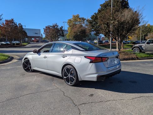 Used 2023 Nissan Altima 2.5 SR image 7