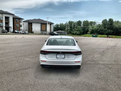Certified 2025 Honda Accord LX image 15