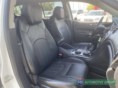 Used 2017 Buick Enclave Leather FWD image 9
