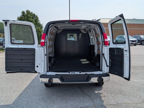 Used 2025 GMC Savana 2500 w/ Driver Convenience Package RWD image 15