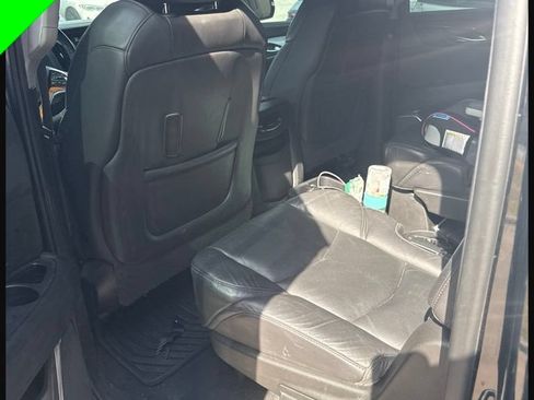 Used 2019 Cadillac Escalade ESV Luxury RWD image 6