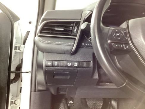 Used 2024 Toyota Camry SE FWD image 12