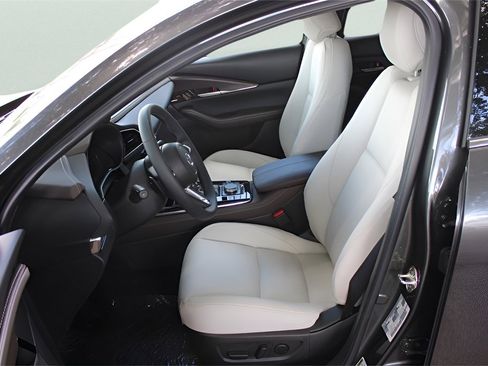 Used 2024 MAZDA CX-30 AWD 2.5 S w/ Premium Package image 16