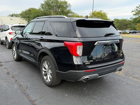 Used 2022 Ford Explorer Limited w/ Equipment Group 301A AWD/4WD image 2