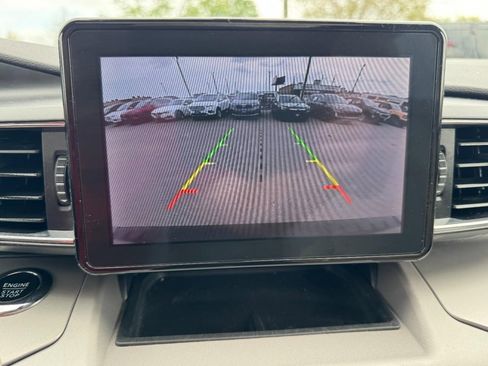 Used 2023 Ford Explorer XLT w/ Equipment Group 202A image 23