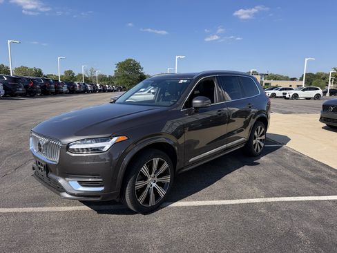 Used 2024 Volvo XC90 T8 Plus w/ Protection Package Premier AWD/4WD image 6