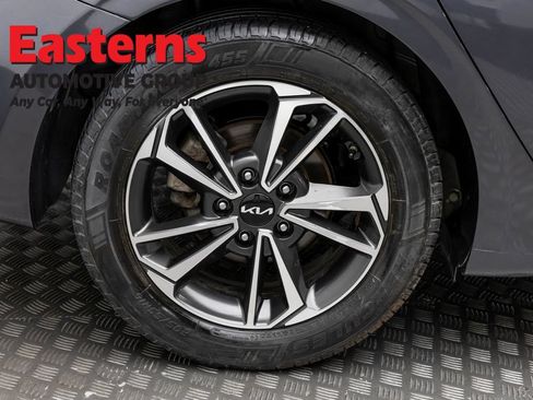 Used 2023 Kia Forte LXS FWD image 29