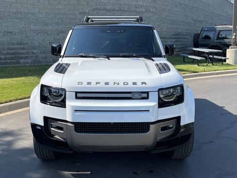 Used 2024 Land Rover Defender 110 X-Dynamic SE AWD/4WD image 10