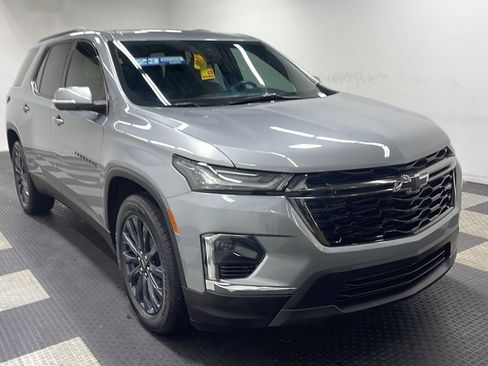Used 2023 Chevrolet Traverse RS AWD/4WD image 25