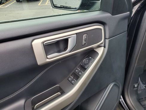 Used 2023 Ford Explorer XLT w/ Equipment Group 202A AWD/4WD image 10