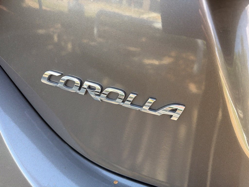 Used 2019 Toyota Corolla LE FWD image 16