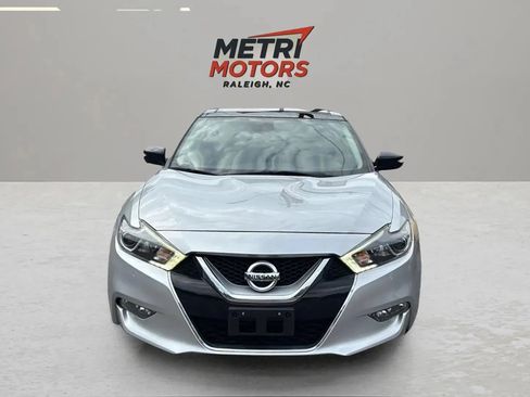 Used 2017 Nissan Maxima Platinum image 2