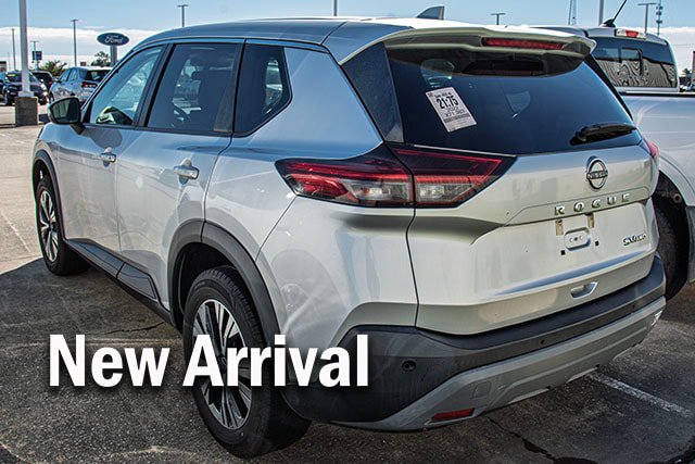Used 2022 Nissan Rogue SV AWD/4WD image 2