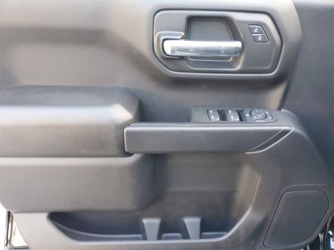 Used 2025 Chevrolet Silverado 1500 Custom image 16