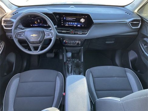 Used 2025 Chevrolet TrailBlazer LT image 11
