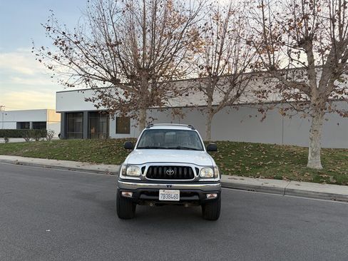Used 2003 Toyota Tacoma PreRunner image 3